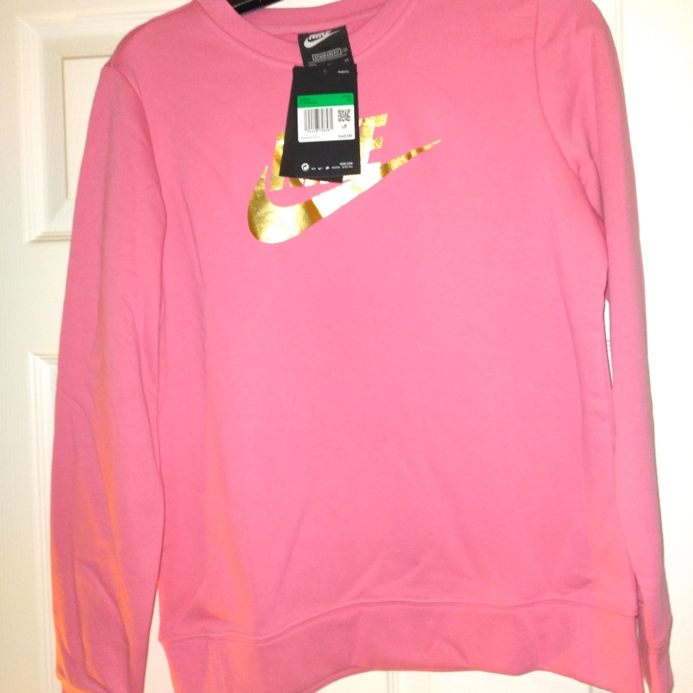 Girls Nike shirt